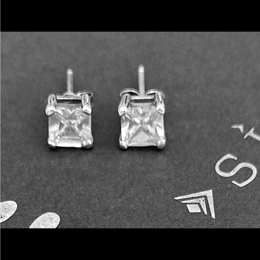 Silpada Vintage RARE Sterling Silver Princess Cut “NOBLE” CZ Post Earrings - Picture 2 of 6